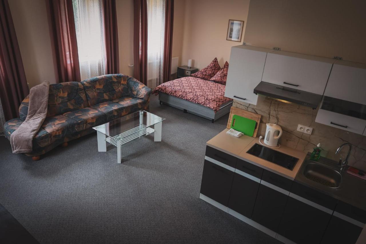 Hotel Apartment Faraon Rumburk Exterior photo