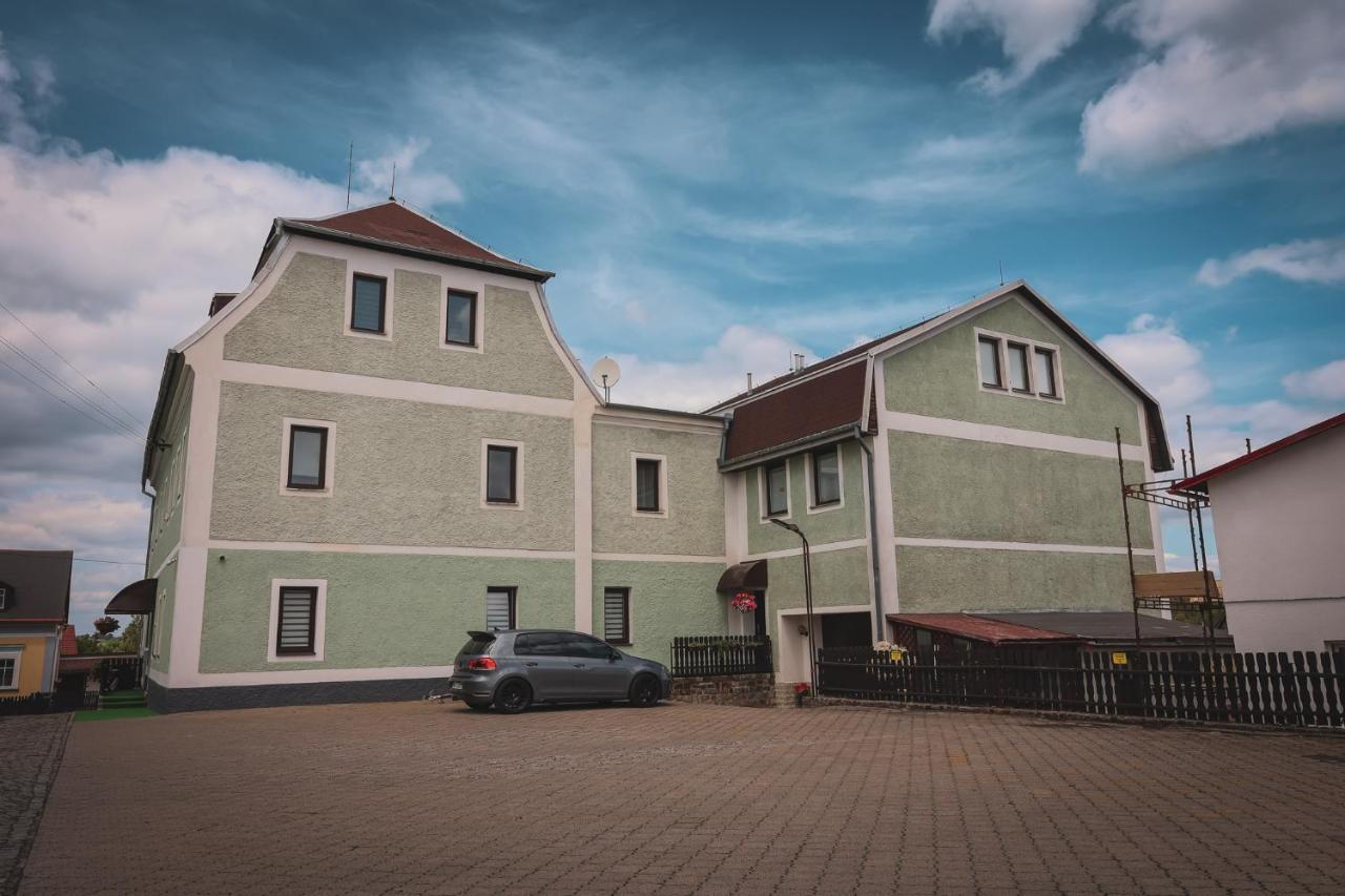 Hotel Apartment Faraon Rumburk Exterior photo